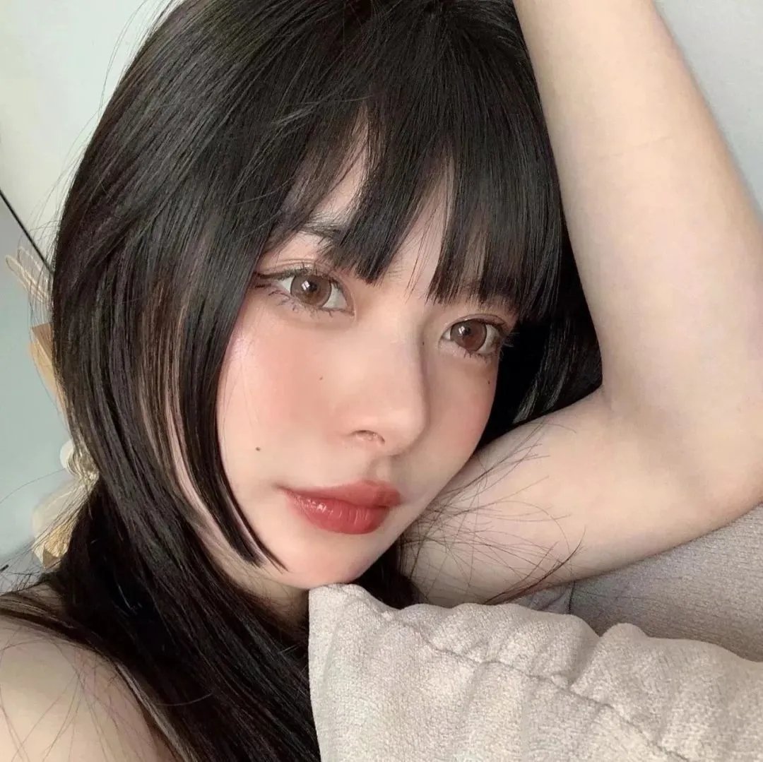 俏丽佳人